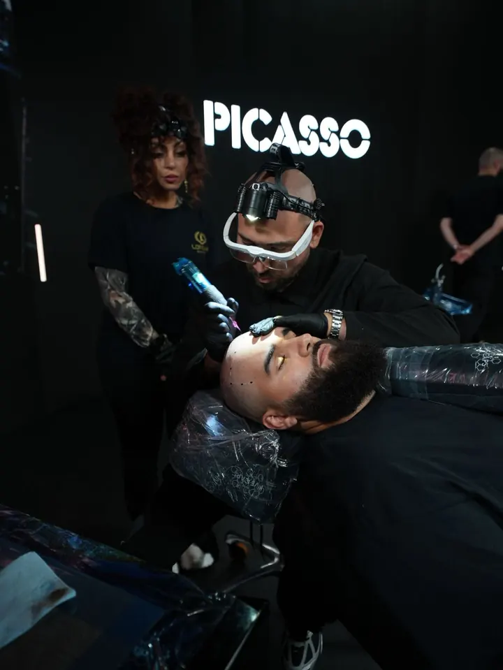 Picasso Jeff performing SMP on a live model